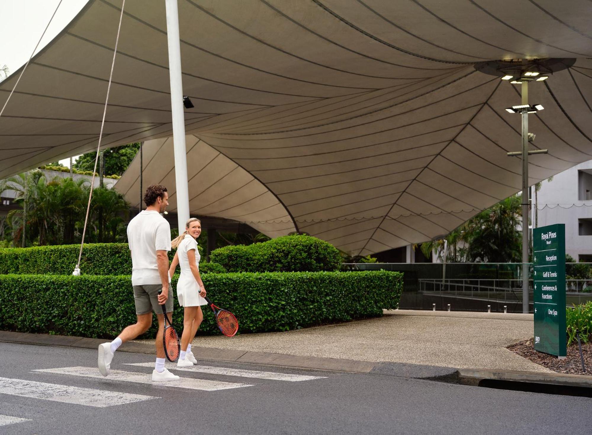 Racv 로열 파인스 리조트 골드 코스트 Benowa 외부 사진 The Village Green